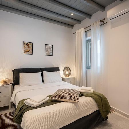 Caper-2 Bedroom Traditional Home With Amazing View Náousa Exterior photo