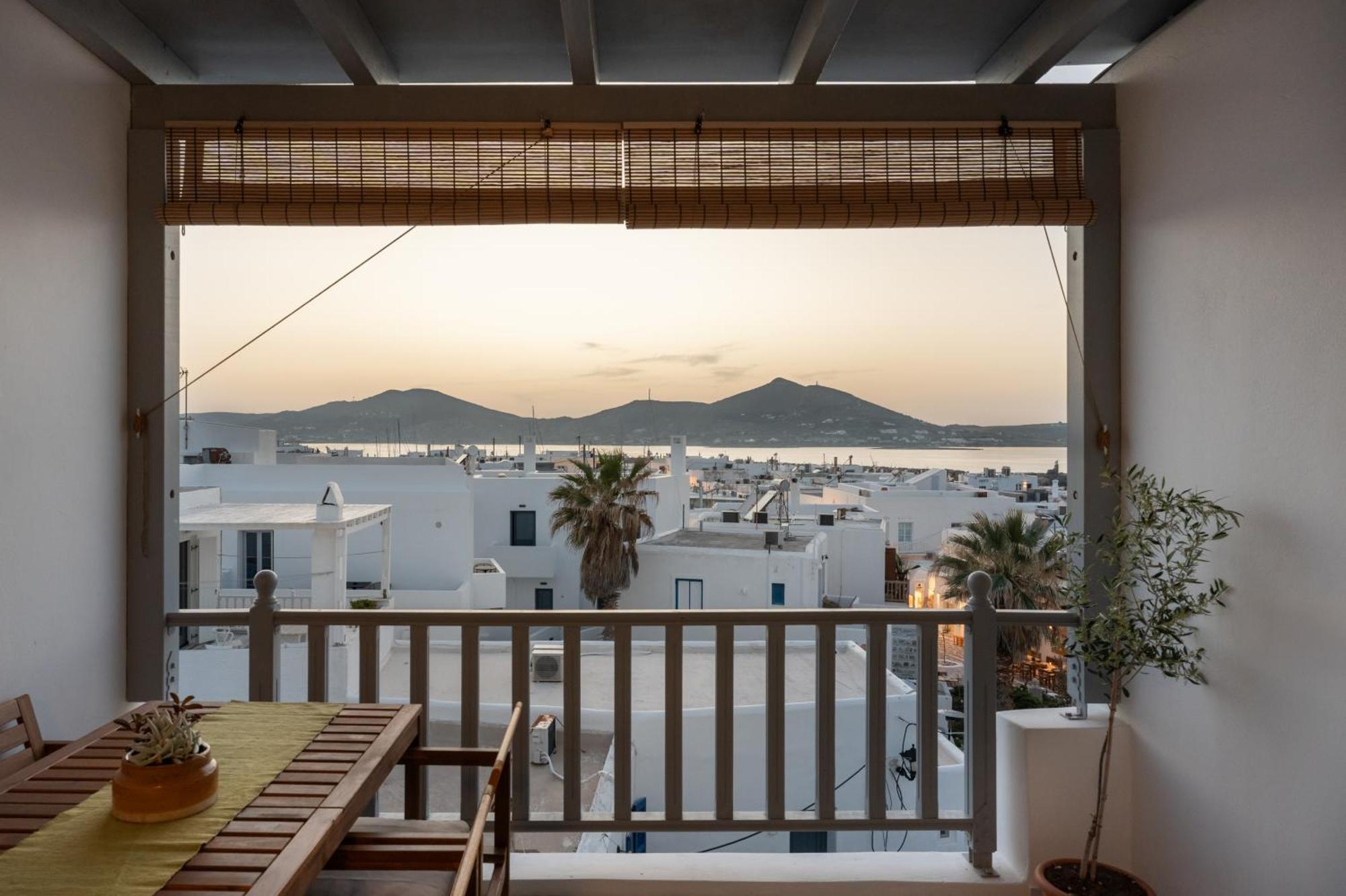 Caper-2 Bedroom Traditional Home With Amazing View Náousa Exterior photo
