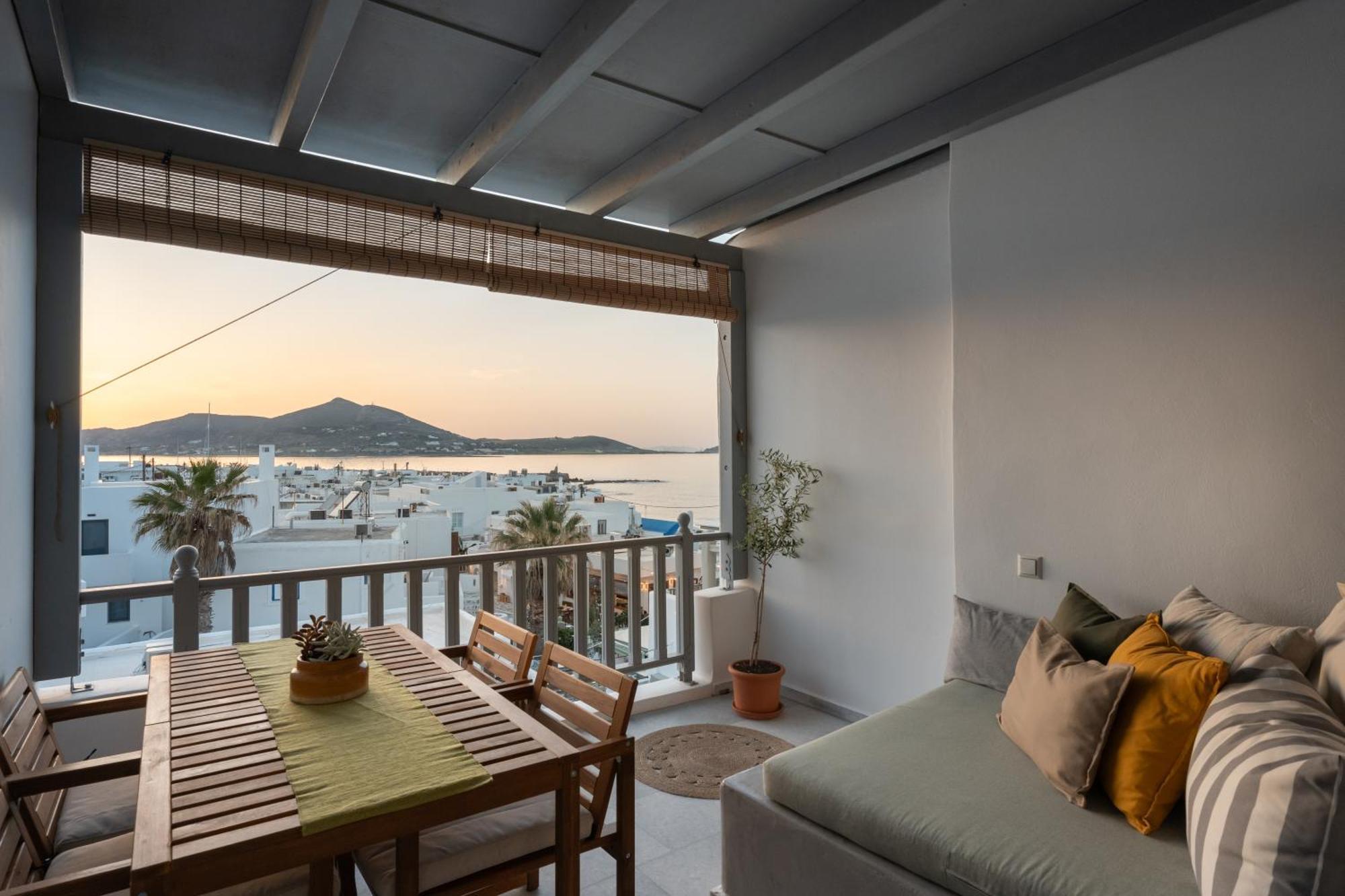 Caper-2 Bedroom Traditional Home With Amazing View Náousa Exterior photo