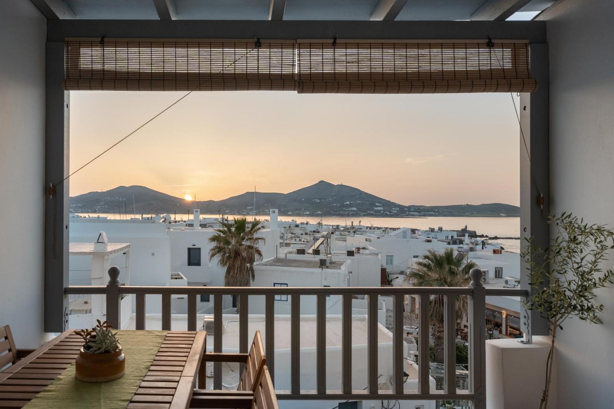 Caper-2 Bedroom Traditional Home With Amazing View Náousa Exterior photo